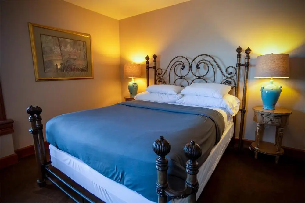 Nuk's Executive Suites 8